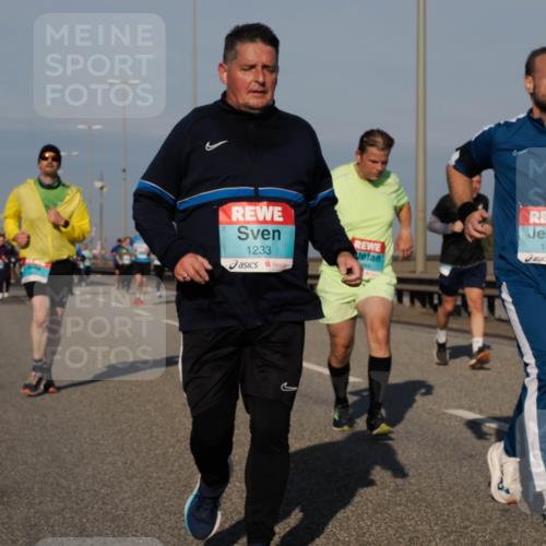 03.10.2025 - Köhlbrandbrückenlauf Fabian Wolf http://msf.ph/oto/9041476 03.10.2025 09:55:16 Position 3 1233, 1675 meine-sportfotos.de