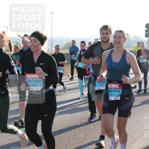 03.10.2025 - Köhlbrandbrückenlauf Lena Gebhardt http://msf.ph/oto/9041502 03.10.2025 09:25:36 Position 1 1440, 1850, 1835, 2313, 2314, 2219 meine-sportfotos.de