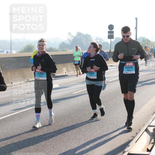 03.10.2025 - Köhlbrandbrückenlauf Lena Gebhardt http://msf.ph/oto/9041600 03.10.2025 09:25:40 Position 1 2219, 2966, 2967, 2965 meine-sportfotos.de