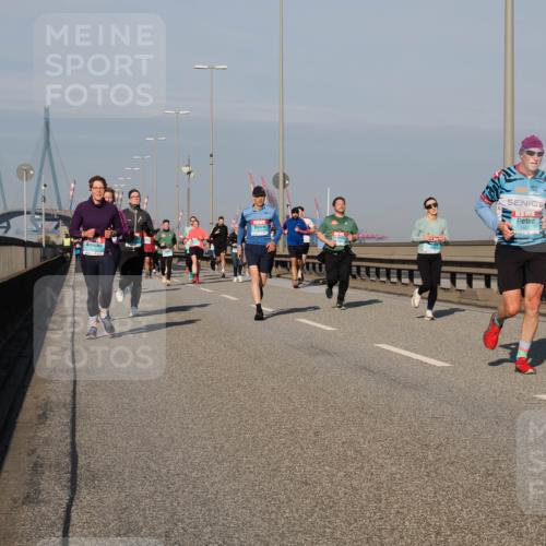 03.10.2025 - Köhlbrandbrückenlauf Fabian Wolf http://msf.ph/oto/9041633 03.10.2025 09:55:24 Position 3 3457 meine-sportfotos.de