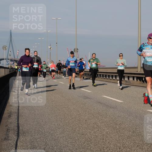 03.10.2025 - Köhlbrandbrückenlauf Fabian Wolf http://msf.ph/oto/9041639 03.10.2025 09:55:24 Position 3 3457 meine-sportfotos.de