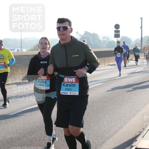 03.10.2025 - Köhlbrandbrückenlauf Lena Gebhardt http://msf.ph/oto/9041665 03.10.2025 09:25:41 Position 1 2967, 2965 meine-sportfotos.de
