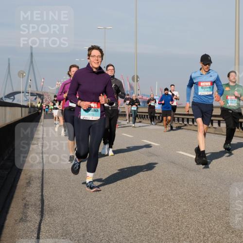 03.10.2025 - Köhlbrandbrückenlauf Fabian Wolf http://msf.ph/oto/9041725 03.10.2025 09:55:27 Position 3 1470, 3124, 1534 meine-sportfotos.de