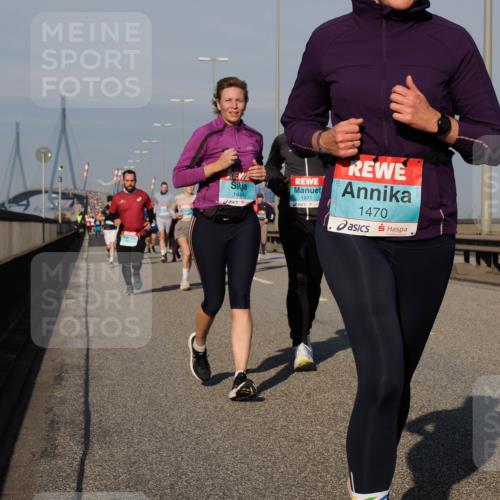 03.10.2025 - Köhlbrandbrückenlauf Fabian Wolf http://msf.ph/oto/9041747 03.10.2025 09:55:29 Position 3 1444, 1871, 1470 meine-sportfotos.de