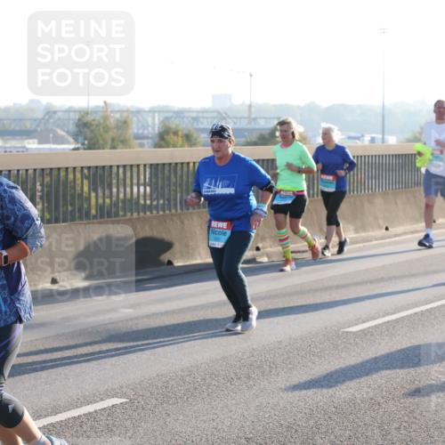 03.10.2025 - Köhlbrandbrückenlauf Lena Gebhardt http://msf.ph/oto/9041785 03.10.2025 09:25:45 Position 1 2774 meine-sportfotos.de