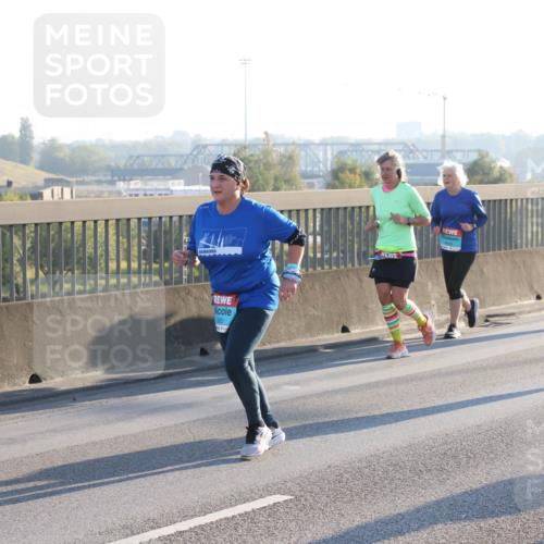 03.10.2025 - Köhlbrandbrückenlauf Lena Gebhardt http://msf.ph/oto/9041812 03.10.2025 09:25:45 Position 1 2524 meine-sportfotos.de