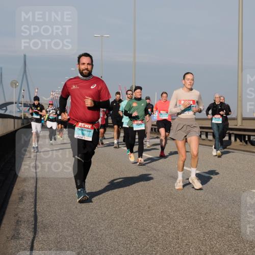 03.10.2025 - Köhlbrandbrückenlauf Fabian Wolf http://msf.ph/oto/9041836 03.10.2025 09:55:32 Position 3 1465, 1044 meine-sportfotos.de