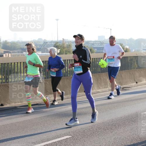03.10.2025 - Köhlbrandbrückenlauf Lena Gebhardt http://msf.ph/oto/9041861 03.10.2025 09:25:47 Position 1 2524, 2417 meine-sportfotos.de