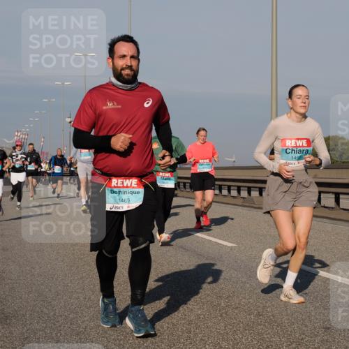03.10.2025 - Köhlbrandbrückenlauf Fabian Wolf http://msf.ph/oto/9041872 03.10.2025 09:55:33 Position 3 1465, 3238, 1458 meine-sportfotos.de