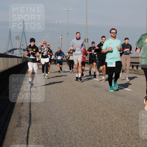 03.10.2025 - Köhlbrandbrückenlauf Fabian Wolf http://msf.ph/oto/9041901 03.10.2025 09:55:35 Position 3 2077, 3238 meine-sportfotos.de