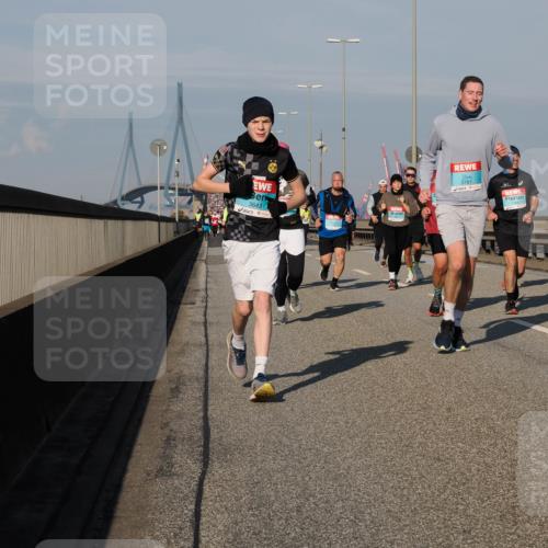 03.10.2025 - Köhlbrandbrückenlauf Fabian Wolf http://msf.ph/oto/9041974 03.10.2025 09:55:37 Position 3 3643, 3781 meine-sportfotos.de
