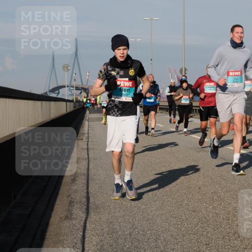 03.10.2025 - Köhlbrandbrückenlauf Fabian Wolf http://msf.ph/oto/9041993 03.10.2025 09:55:38 Position 3 3643, 1191, 3781 meine-sportfotos.de