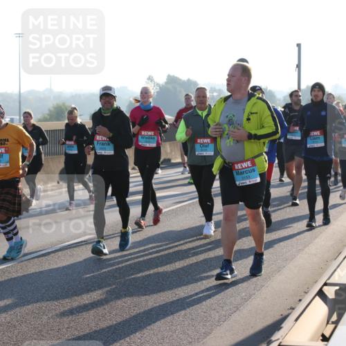 03.10.2025 - Köhlbrandbrückenlauf Lena Gebhardt http://msf.ph/oto/9041997 03.10.2025 09:25:52 Position 1 3122, 3455, 3120, 2153 meine-sportfotos.de