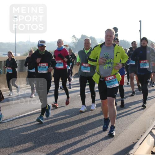 03.10.2025 - Köhlbrandbrückenlauf Lena Gebhardt http://msf.ph/oto/9042004 03.10.2025 09:25:52 Position 1 3122, 3455, 2153, 3119 meine-sportfotos.de