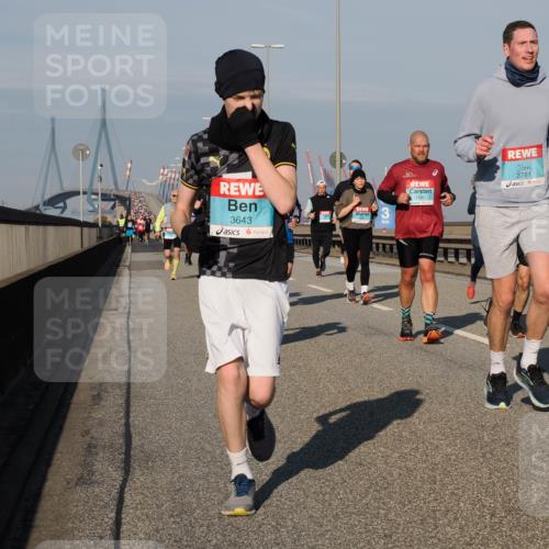 03.10.2025 - Köhlbrandbrückenlauf Fabian Wolf http://msf.ph/oto/9042016 03.10.2025 09:55:39 Position 3 3643, 1191, 3781 meine-sportfotos.de