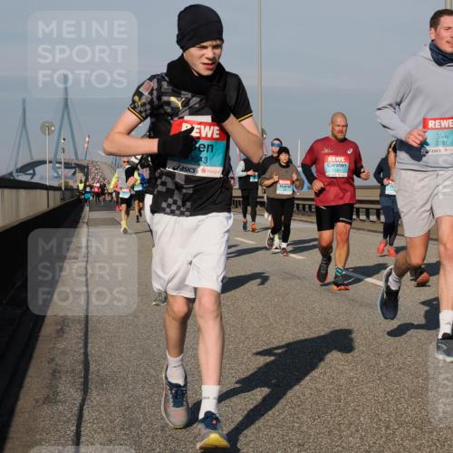 03.10.2025 - Köhlbrandbrückenlauf Fabian Wolf http://msf.ph/oto/9042025 03.10.2025 09:55:39 Position 3 3643, 1191, 3781 meine-sportfotos.de