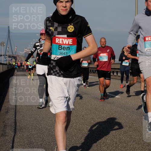 03.10.2025 - Köhlbrandbrückenlauf Fabian Wolf http://msf.ph/oto/9042040 03.10.2025 09:55:39 Position 3 09, 3643, 1191, 3781 meine-sportfotos.de