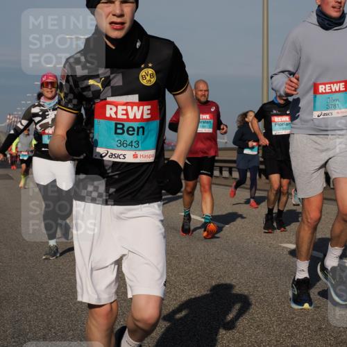03.10.2025 - Köhlbrandbrückenlauf Fabian Wolf http://msf.ph/oto/9042045 03.10.2025 09:55:39 Position 3 09, 3643, 1191, 30, 3781, 1181 meine-sportfotos.de