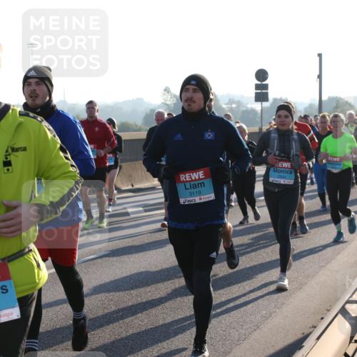 03.10.2025 - Köhlbrandbrückenlauf Lena Gebhardt http://msf.ph/oto/9042096 03.10.2025 09:25:55 Position 1 2153, 3119, 2644 meine-sportfotos.de
