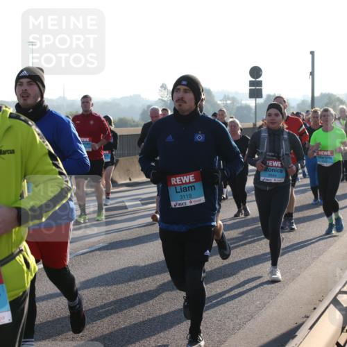 03.10.2025 - Köhlbrandbrückenlauf Lena Gebhardt http://msf.ph/oto/9042101 03.10.2025 09:25:55 Position 1 2153, 3119, 2644 meine-sportfotos.de