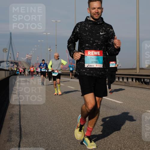 03.10.2025 - Köhlbrandbrückenlauf Fabian Wolf http://msf.ph/oto/9042128 03.10.2025 09:55:43 Position 3 3768 meine-sportfotos.de