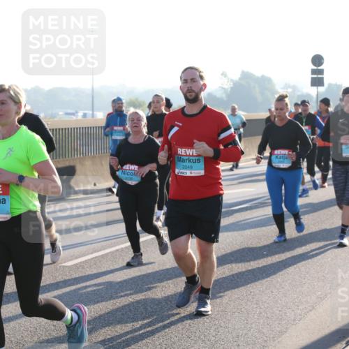 03.10.2025 - Köhlbrandbrückenlauf Lena Gebhardt http://msf.ph/oto/9042185 03.10.2025 09:25:58 Position 1 2502, 3130, 2049 meine-sportfotos.de
