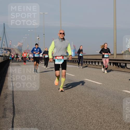 03.10.2025 - Köhlbrandbrückenlauf Fabian Wolf http://msf.ph/oto/9042193 03.10.2025 09:55:46 Position 3 3528, 3435 meine-sportfotos.de