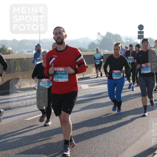 03.10.2025 - Köhlbrandbrückenlauf Lena Gebhardt http://msf.ph/oto/9042198 03.10.2025 09:25:58 Position 1 3129, 2049, 3130, 2870 meine-sportfotos.de