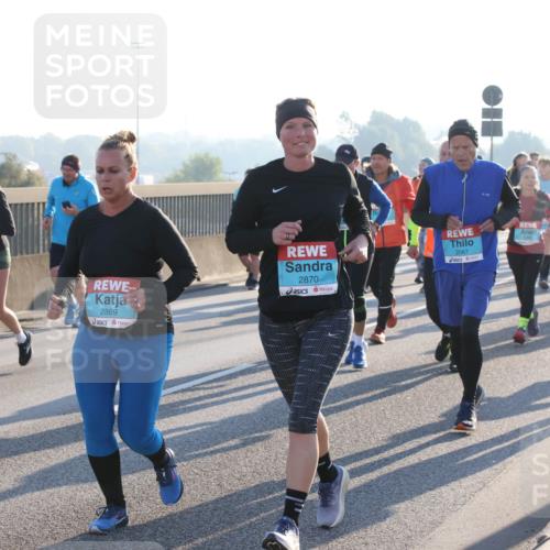 03.10.2025 - Köhlbrandbrückenlauf Lena Gebhardt http://msf.ph/oto/9042241 03.10.2025 09:26:00 Position 1 149, 2869, 2870, 2067 meine-sportfotos.de