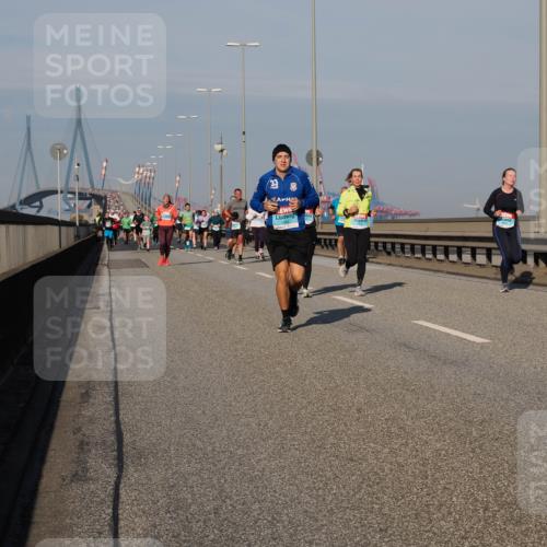 03.10.2025 - Köhlbrandbrückenlauf Fabian Wolf http://msf.ph/oto/9042272 03.10.2025 09:55:48 Position 3 33 meine-sportfotos.de