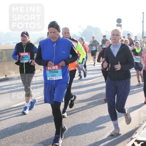03.10.2025 - Köhlbrandbrückenlauf Lena Gebhardt http://msf.ph/oto/9042285 03.10.2025 09:26:01 Position 1 2005, 2067 meine-sportfotos.de
