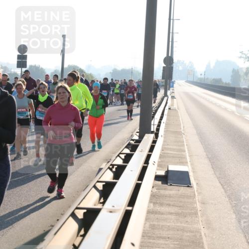 03.10.2025 - Köhlbrandbrückenlauf Lena Gebhardt http://msf.ph/oto/9042310 03.10.2025 09:26:02 Position 1  meine-sportfotos.de