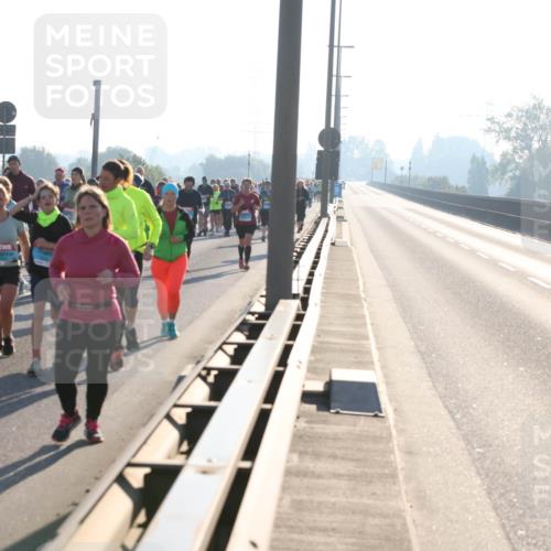 03.10.2025 - Köhlbrandbrückenlauf Lena Gebhardt http://msf.ph/oto/9042313 03.10.2025 09:26:02 Position 1  meine-sportfotos.de