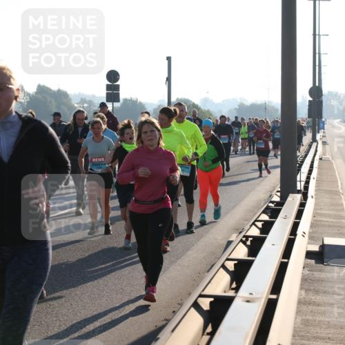 03.10.2025 - Köhlbrandbrückenlauf Lena Gebhardt http://msf.ph/oto/9042332 03.10.2025 09:26:02 Position 1  meine-sportfotos.de