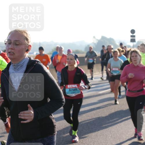 03.10.2025 - Köhlbrandbrückenlauf Lena Gebhardt http://msf.ph/oto/9042357 03.10.2025 09:26:03 Position 1 2004 meine-sportfotos.de