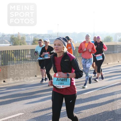 03.10.2025 - Köhlbrandbrückenlauf Lena Gebhardt http://msf.ph/oto/9042386 03.10.2025 09:26:04 Position 1 2350, 2369 meine-sportfotos.de