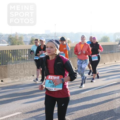 03.10.2025 - Köhlbrandbrückenlauf Lena Gebhardt http://msf.ph/oto/9042392 03.10.2025 09:26:04 Position 1 2369 meine-sportfotos.de