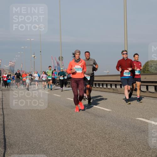 03.10.2025 - Köhlbrandbrückenlauf Fabian Wolf http://msf.ph/oto/9042452 03.10.2025 09:55:57 Position 3 2790, 2150, 1642 meine-sportfotos.de