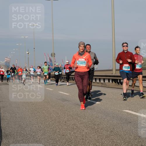 03.10.2025 - Köhlbrandbrückenlauf Fabian Wolf http://msf.ph/oto/9042475 03.10.2025 09:55:58 Position 3 2790, 2150 meine-sportfotos.de