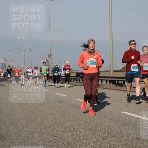 03.10.2025 - Köhlbrandbrückenlauf Fabian Wolf http://msf.ph/oto/9042489 03.10.2025 09:55:58 Position 3 2790, 1945 meine-sportfotos.de