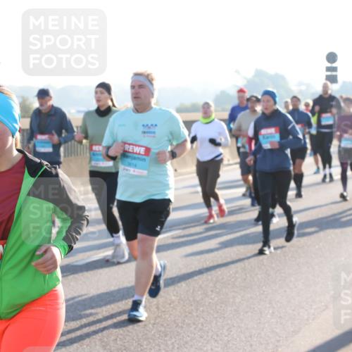 03.10.2025 - Köhlbrandbrückenlauf Lena Gebhardt http://msf.ph/oto/9042534 03.10.2025 09:26:07 Position 1 614 meine-sportfotos.de