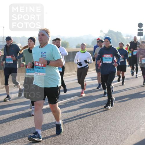 03.10.2025 - Köhlbrandbrückenlauf Lena Gebhardt http://msf.ph/oto/9042541 03.10.2025 09:26:07 Position 1 3614, 2310 meine-sportfotos.de