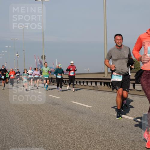 03.10.2025 - Köhlbrandbrückenlauf Fabian Wolf http://msf.ph/oto/9042542 03.10.2025 09:56:00 Position 3 1015, 2790 meine-sportfotos.de