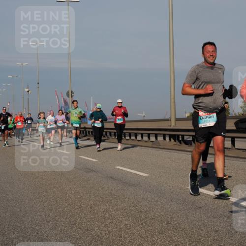03.10.2025 - Köhlbrandbrückenlauf Fabian Wolf http://msf.ph/oto/9042549 03.10.2025 09:56:00 Position 3 1015, 27 meine-sportfotos.de