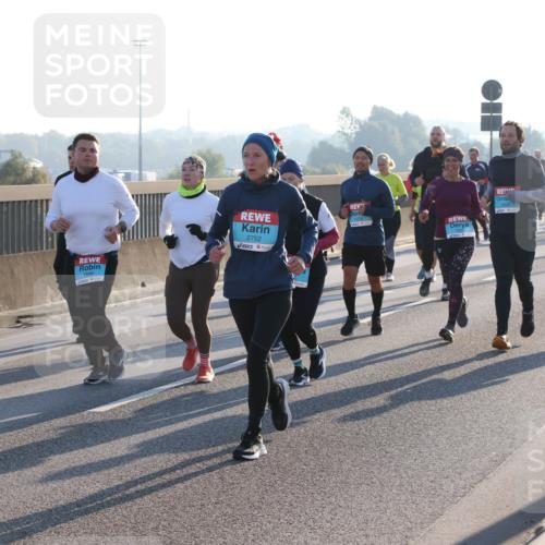 03.10.2025 - Köhlbrandbrückenlauf Lena Gebhardt http://msf.ph/oto/9042571 03.10.2025 09:26:08 Position 1 2752 meine-sportfotos.de