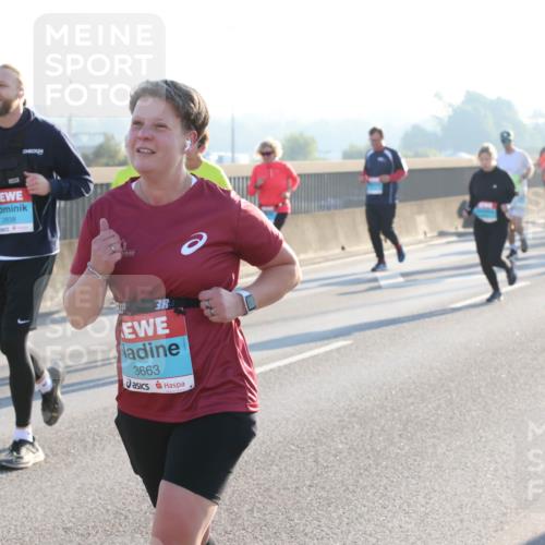 03.10.2025 - Köhlbrandbrückenlauf Lena Gebhardt http://msf.ph/oto/9042701 03.10.2025 09:26:13 Position 1 2838, 3, 3663 meine-sportfotos.de