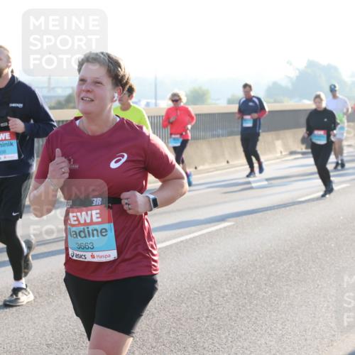 03.10.2025 - Köhlbrandbrückenlauf Lena Gebhardt http://msf.ph/oto/9042703 03.10.2025 09:26:13 Position 1 2838, 3, 3663 meine-sportfotos.de