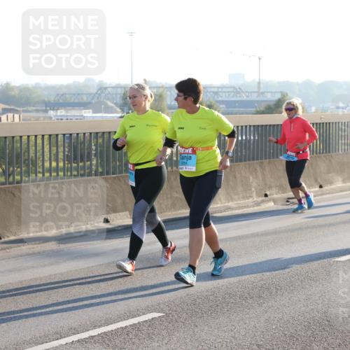 03.10.2025 - Köhlbrandbrückenlauf Lena Gebhardt http://msf.ph/oto/9042754 03.10.2025 09:26:14 Position 1 3254 meine-sportfotos.de