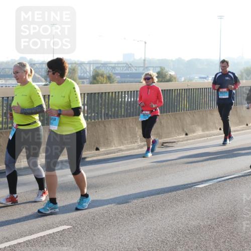 03.10.2025 - Köhlbrandbrückenlauf Lena Gebhardt http://msf.ph/oto/9042767 03.10.2025 09:26:14 Position 1 002, 92, 99, 2622 meine-sportfotos.de