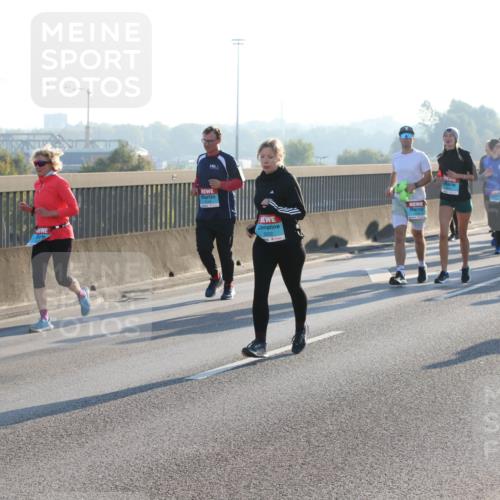 03.10.2025 - Köhlbrandbrückenlauf Lena Gebhardt http://msf.ph/oto/9042773 03.10.2025 09:26:15 Position 1  meine-sportfotos.de